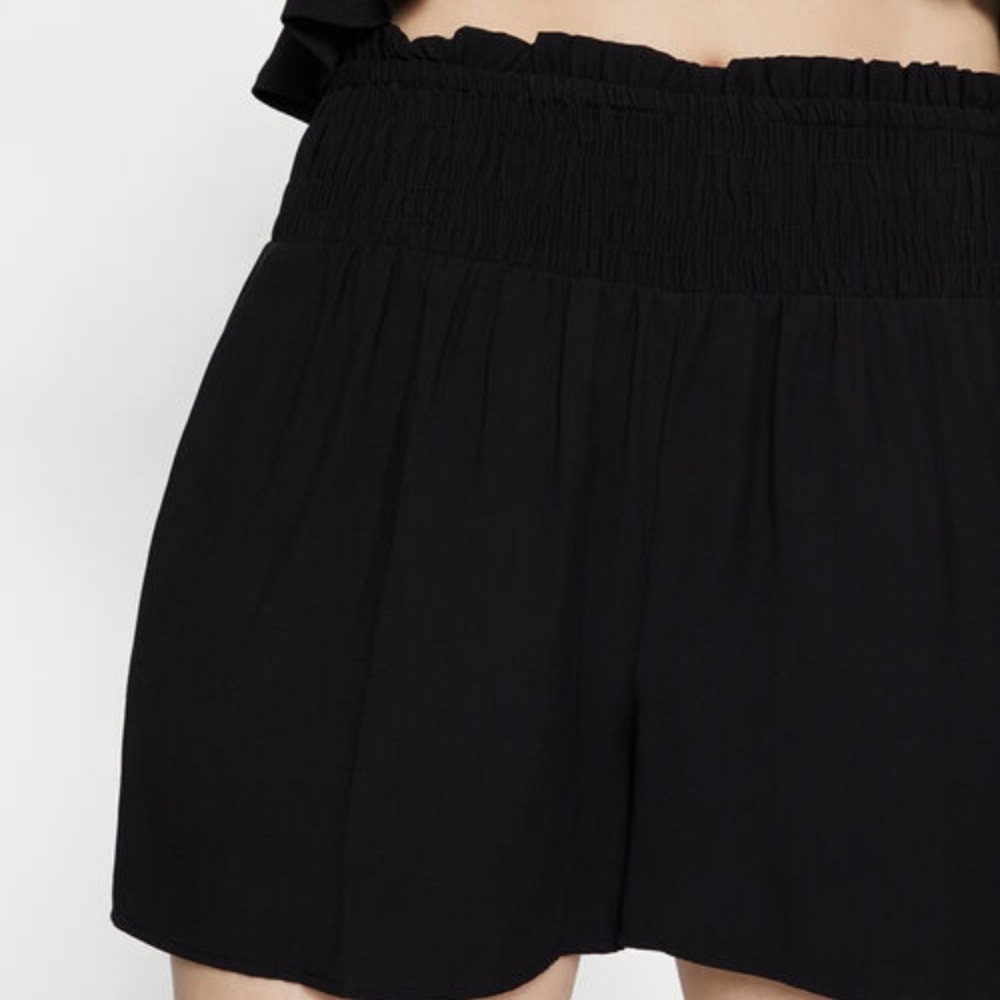 BCBG smocked waist shorts NWT